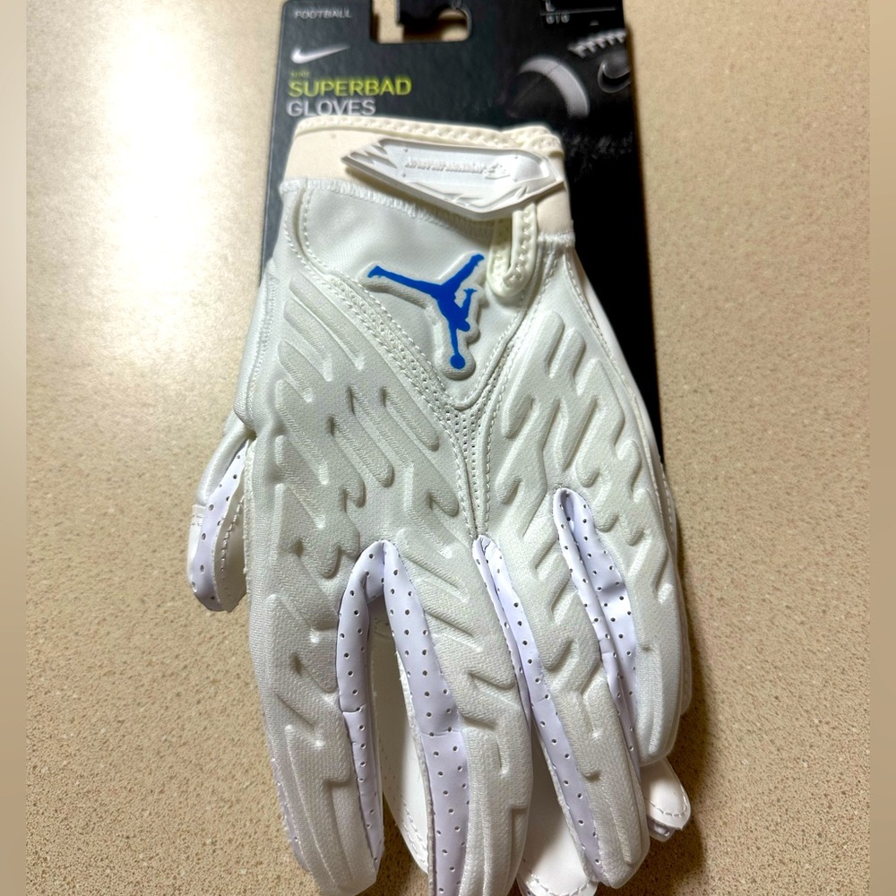 Brand New Men’s jordan UCLA bruins football knit gloves size large